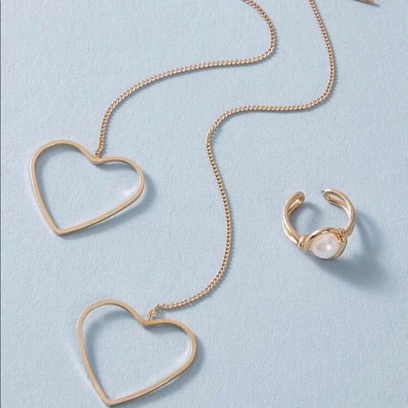 3/$30 💛 Heart Drop Earrings - Picture 2 of 3